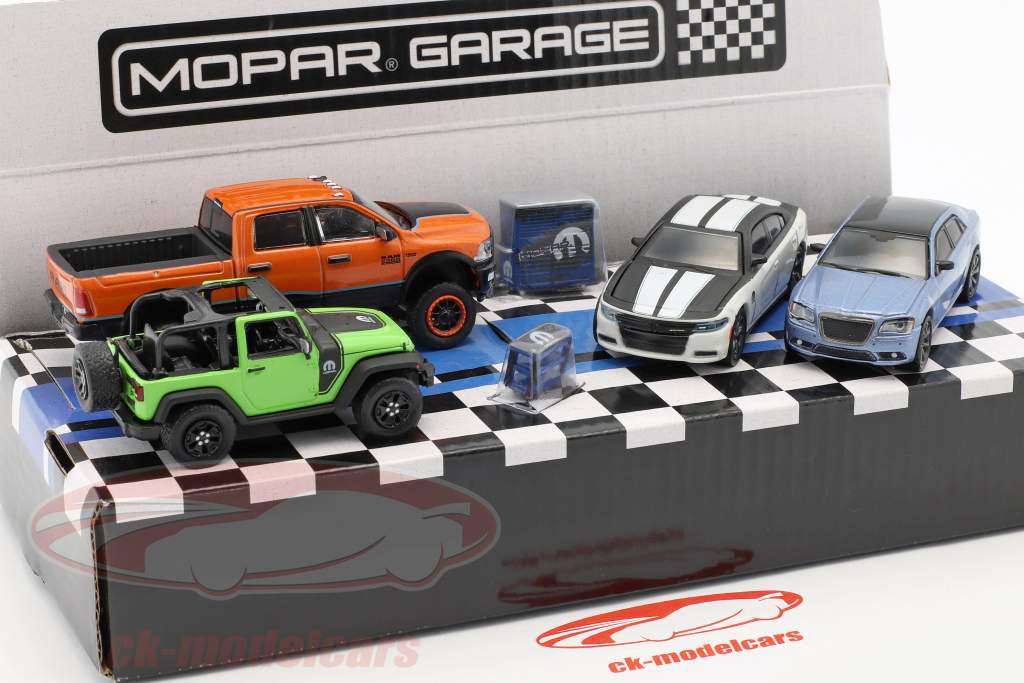 ☆ 1/64 Creative Garage X - Ⅰ Greenlight 1:64 4-Car Set Mopar Garage 58041 model car 58041