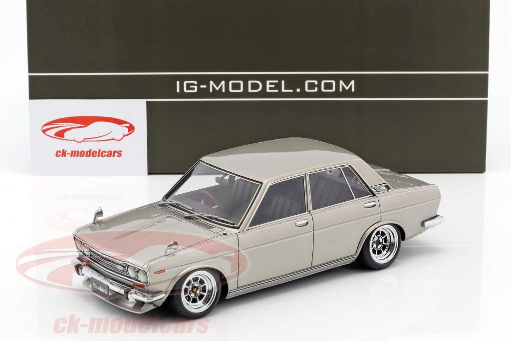 Datsun Bluebird SSS (510) silber 1:18 Ignition Model