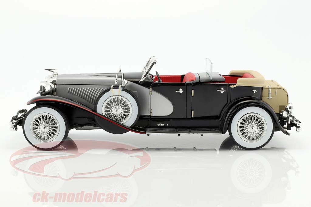 Duesenberg II SJ année de construction 1934 argent / noir 1:18 Greenlight
