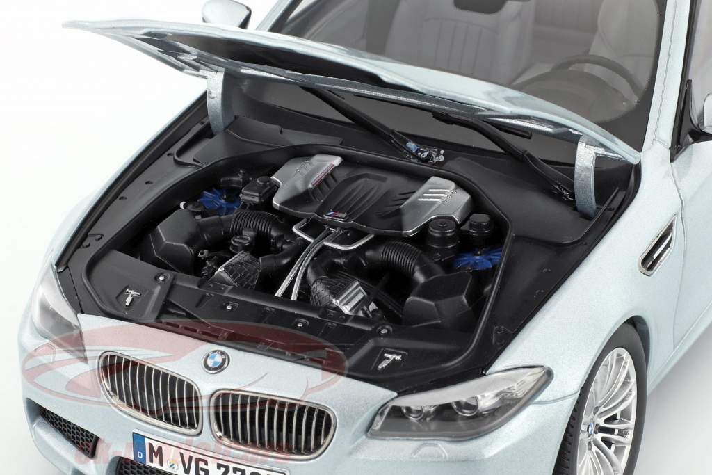 BMW M5 V8 BiTurbo F10 coupe Silverstone II 1:18 Paragon Models