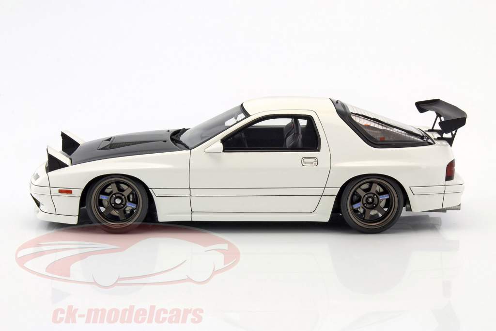 Mazda Savanna RX-7 (FC3S) белый 1:18 Ignition Model