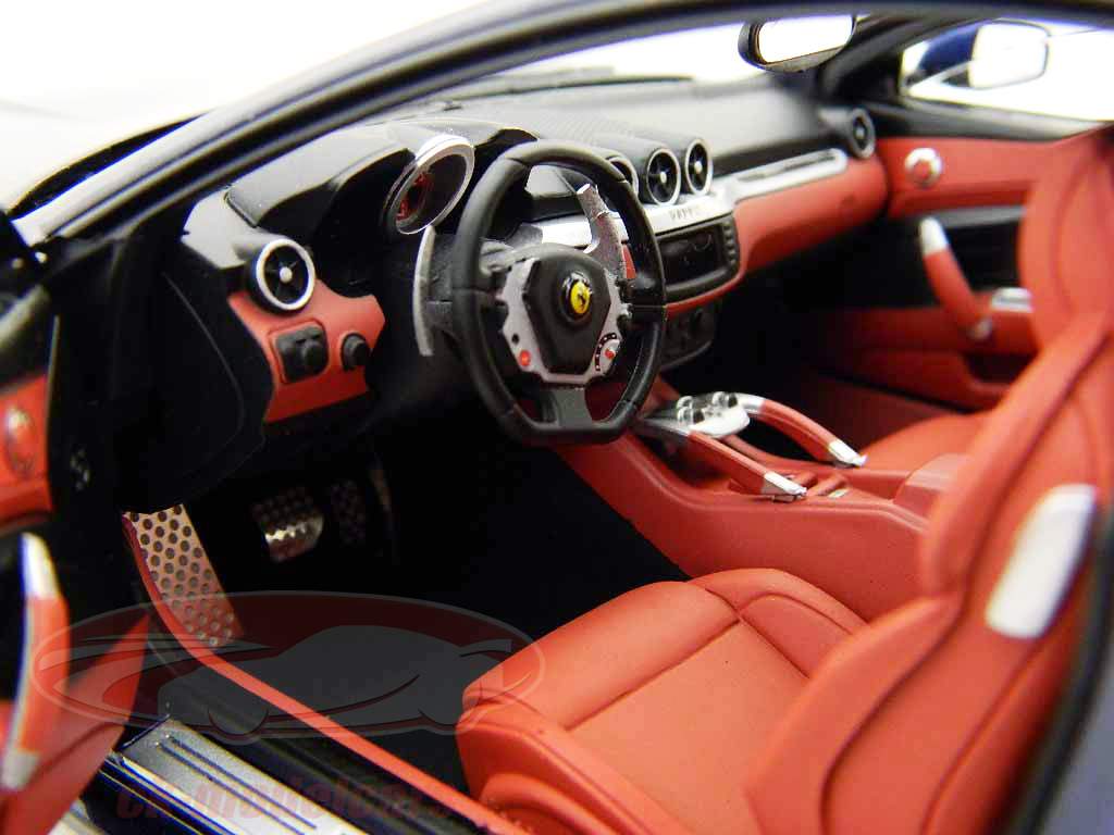 Ferrari FF Fire model 2010 mørkeblå 1:18 HW Elite