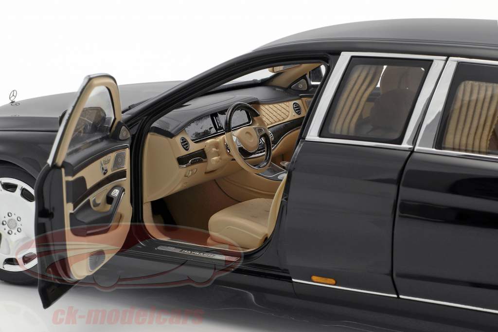 Mercedes-Benz Maybach S 600 Pullman 建造年份 2016 黑 1:18 AUTOart