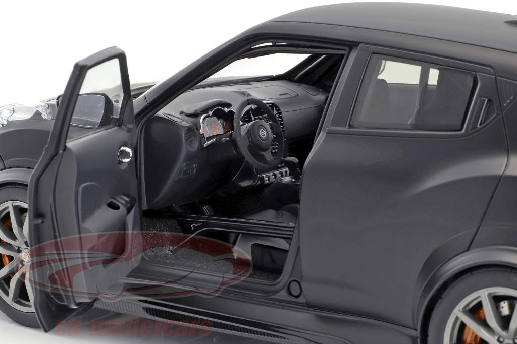 Nissan Juke R 2.0 建造年份 2016 垫 黑 1:18 AUTOart