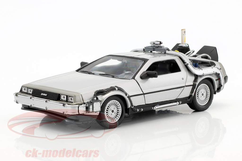 DeLorean Time Machine Flying Wheel Version Back to the Future II (1989) argent métallique 1:24 Welly