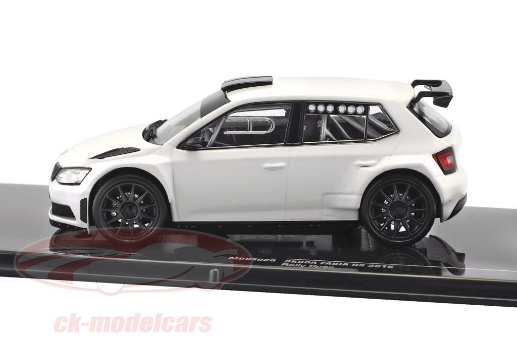 Skoda Fabia R5 année de construction 2016 Plain Body Version blanc 1:43 Ixo