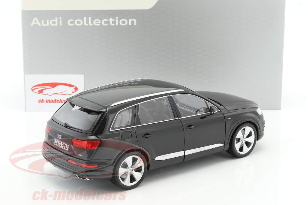 Audi Q7 År 2015 orca sort 1:18 Minichamps