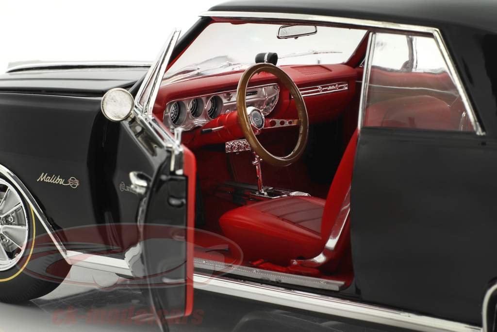 Chevrolet Malibu Z16 année de construction 1965 noir 1:18 GMP