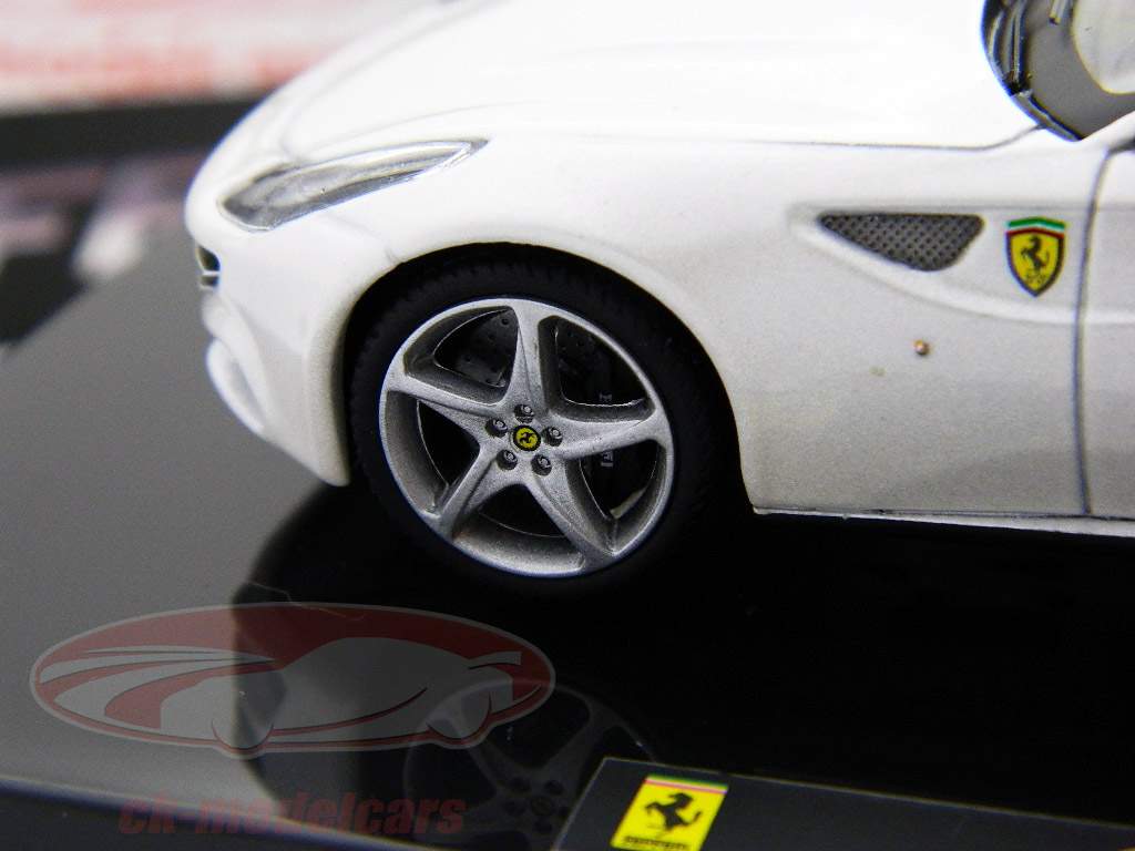 Ferrari FF Four V12 2010 белый 1:43 HotWheels Elite