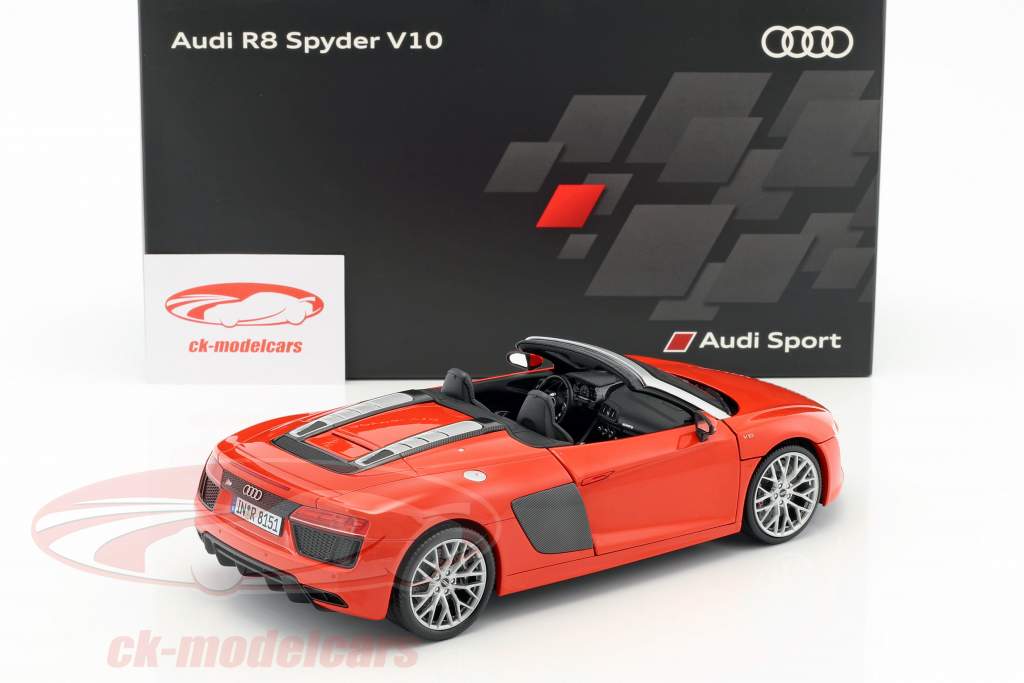 Audi R8 Spyder V10 dynamite red 1:18 iScale