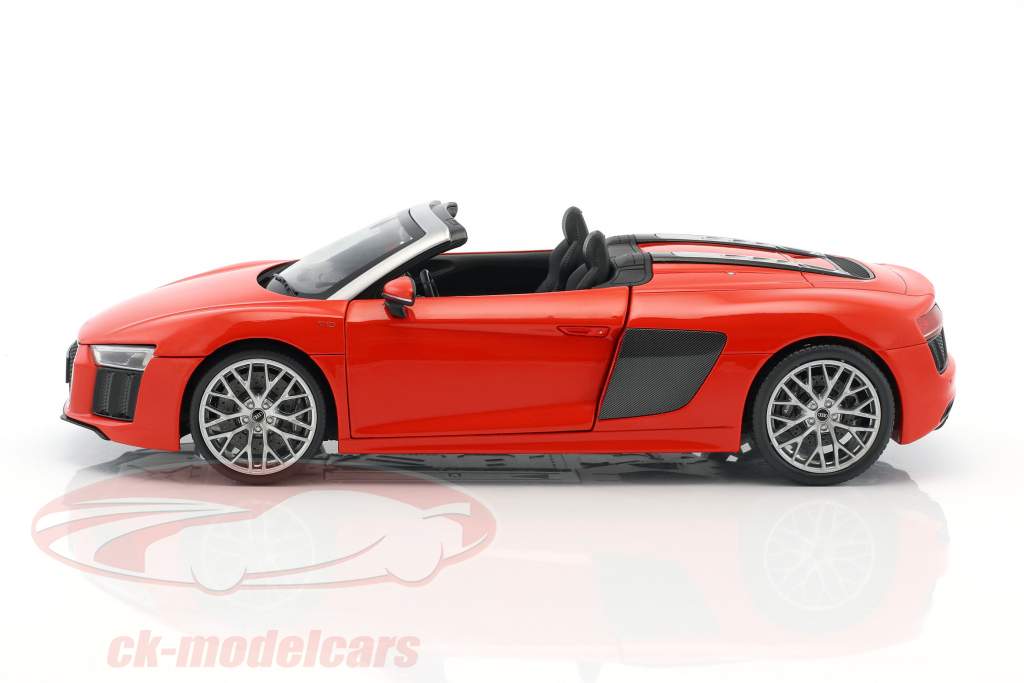 Audi R8 Spyder V10 dynamite red 1:18 iScale