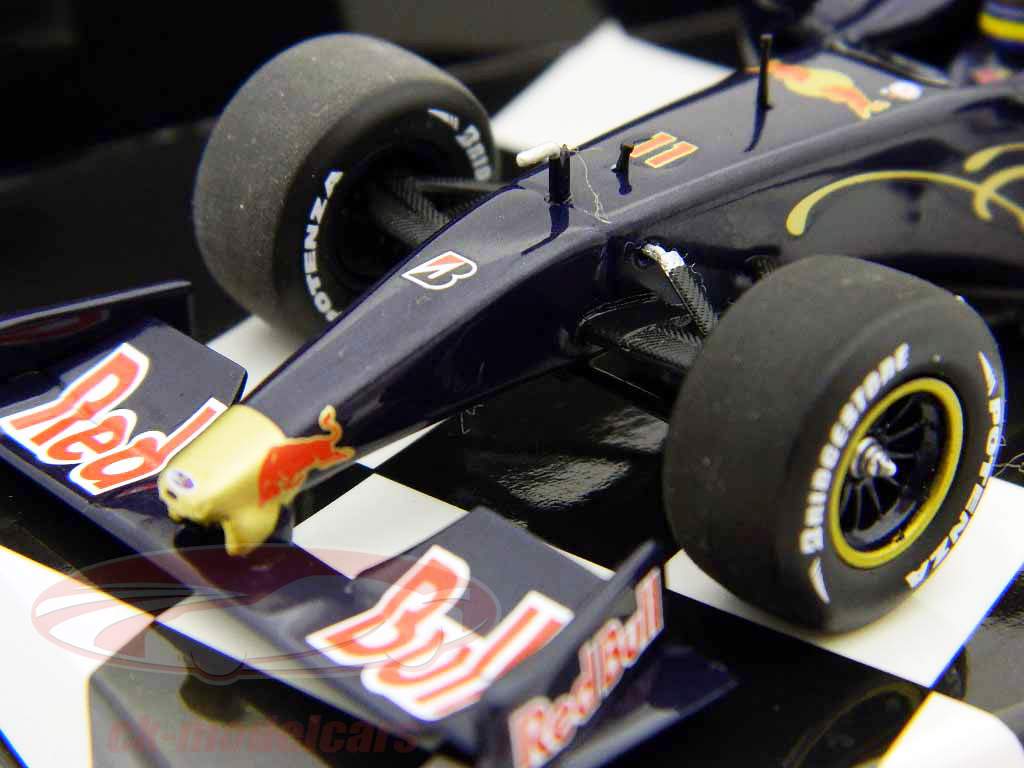 S. Bourdais Scuderia Toro Rosso Showcar formula one 2009 1:43 Minichamps