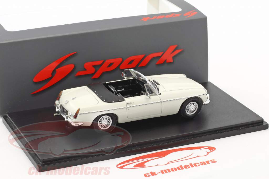 MG MGC converteerbaar Bouwjaar 1967 wit 1:43 Spark