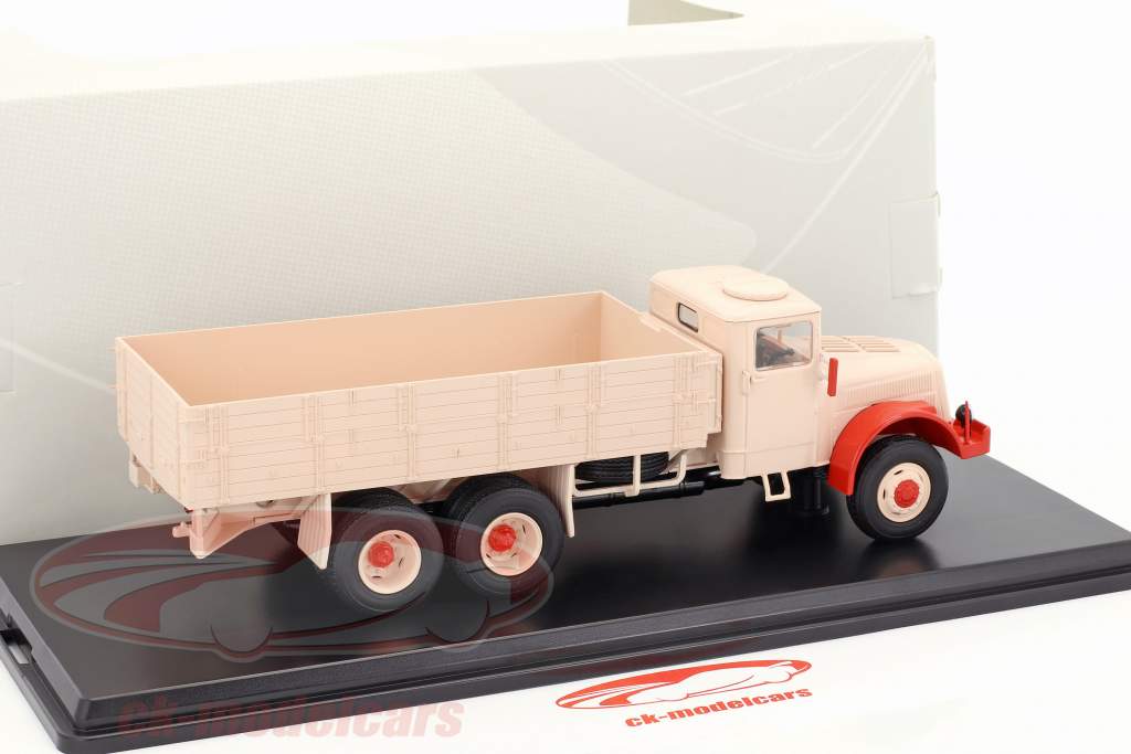 Tatra 111 beige / rosso 1:43 PremiumClassiXXs