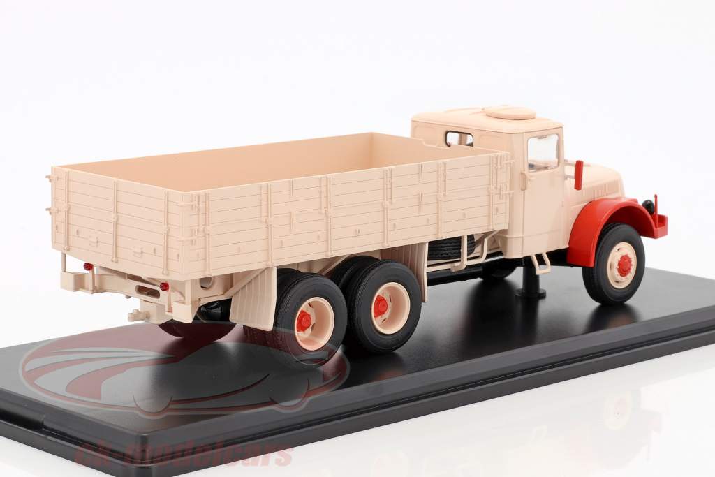 Tatra 111 beige / rød 1:43 PremiumClassiXXs