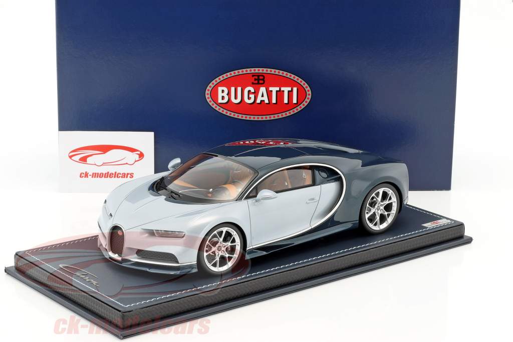 Bugatti Chiron año de construcción 2017 azul claro / azul oscuro 1:18 MR Models