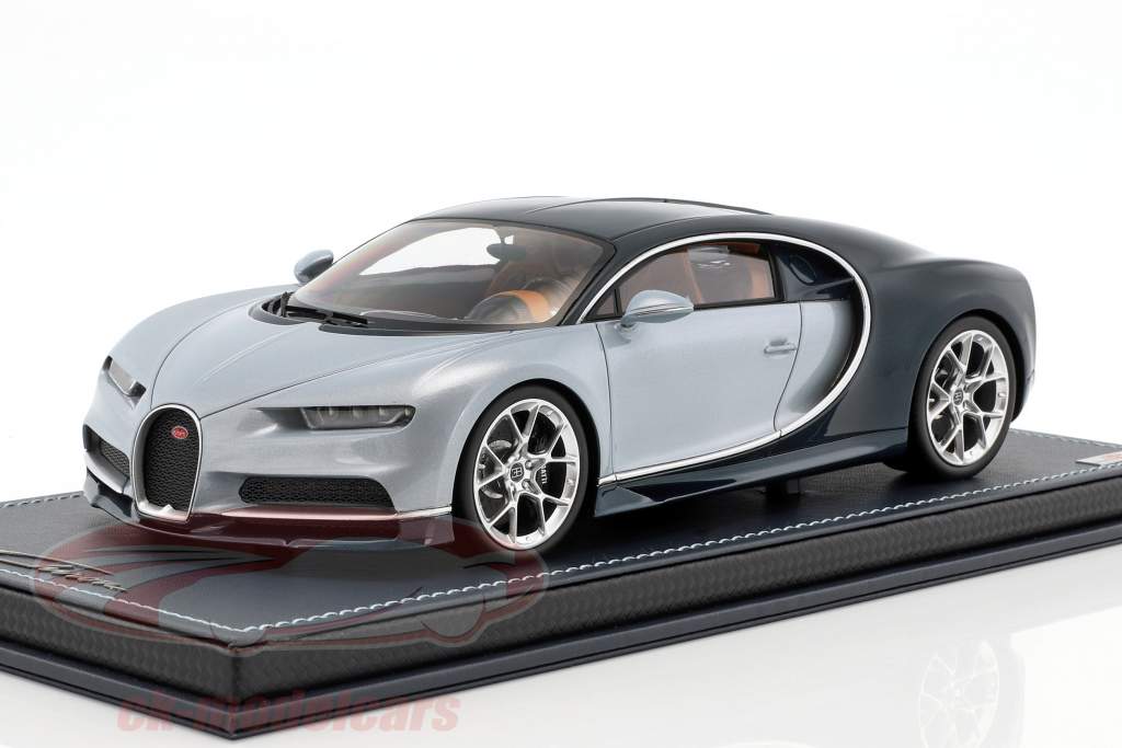 Bugatti Chiron Opførselsår 2017 lyseblå / mørkeblå 1:18 MR Models