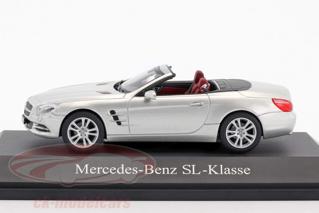梅赛德斯 - 奔驰SL级铱银色金属1:43 NOREV