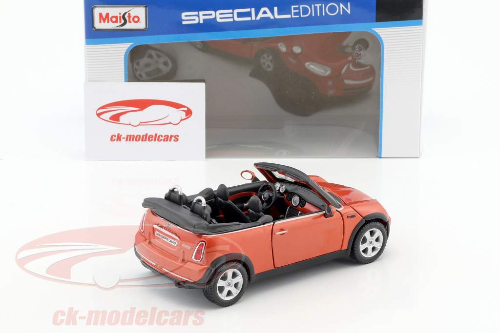 Mini Cooper Cabrio rood 1:24 Maisto