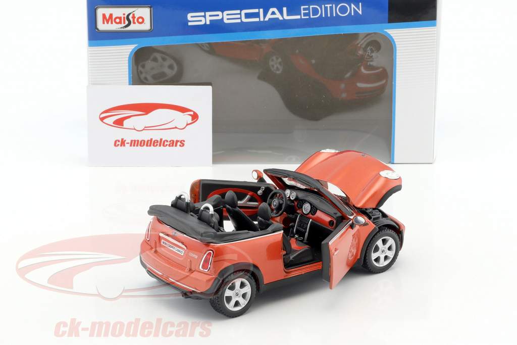 Mini Cooper Cabrio 赤 1:24 Maisto