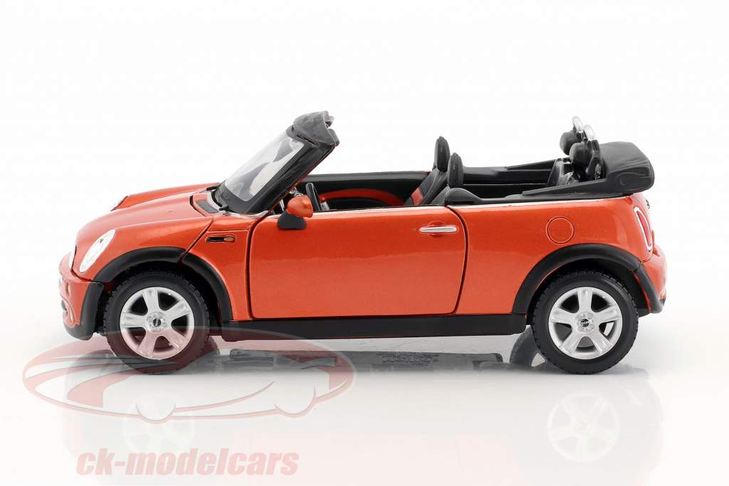 Mini Cooper Cabrio rojo 1:24 Maisto