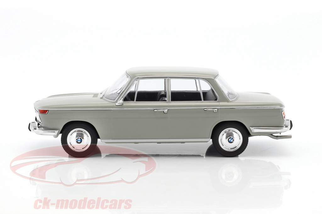 BMW 2000 TI 建設年 1966 ライトグレー 1:18 ModelCar Group