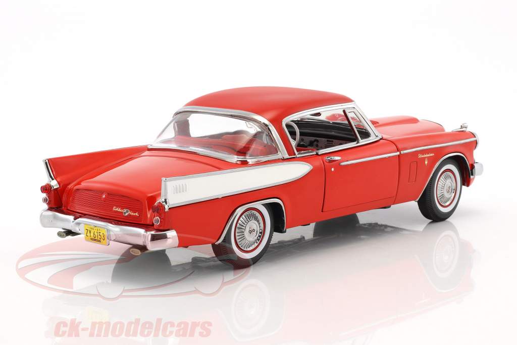 Studebaker Golden Hawk ano de construção 1957 Apache vermelho 1:18 SunStar