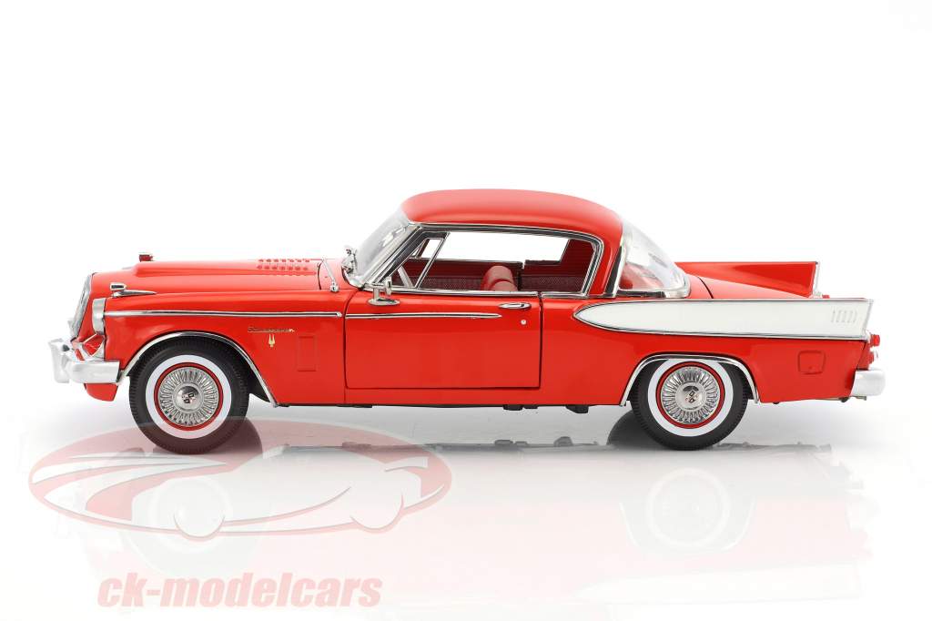 Studebaker Golden Hawk année de construction 1957 Apache rouge 1:18 SunStar