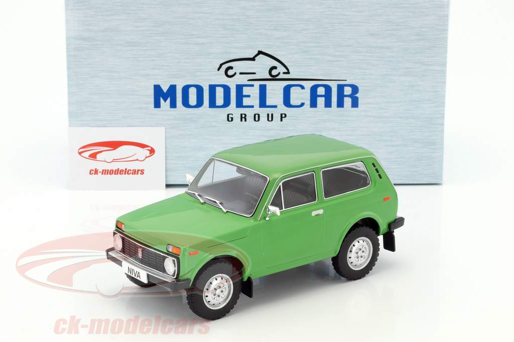 Lada Niva 建造年份 1976 绿色的 1:18 ModelCar Group