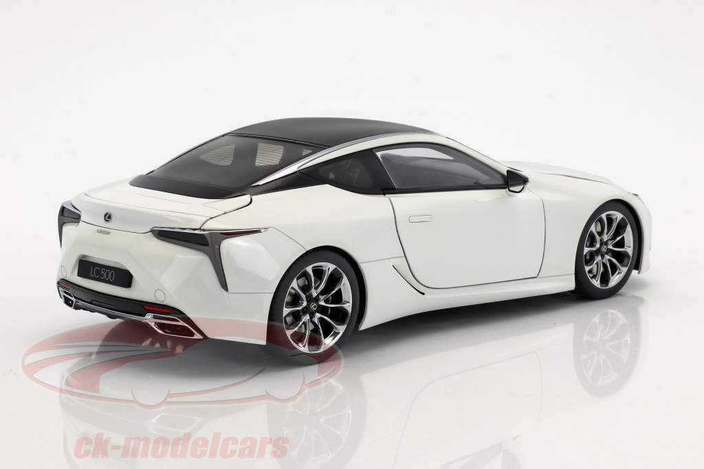 Lexus LC 500 année de construction 2018 blanc 1:18 AUTOart