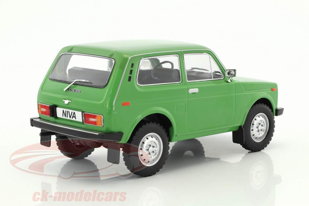 Lada Niva Byggeår 1976 grøn 1:18 ModelCar Group