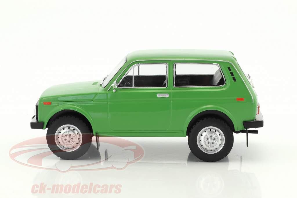 Lada Niva 建造年份 1976 绿色的 1:18 ModelCar Group