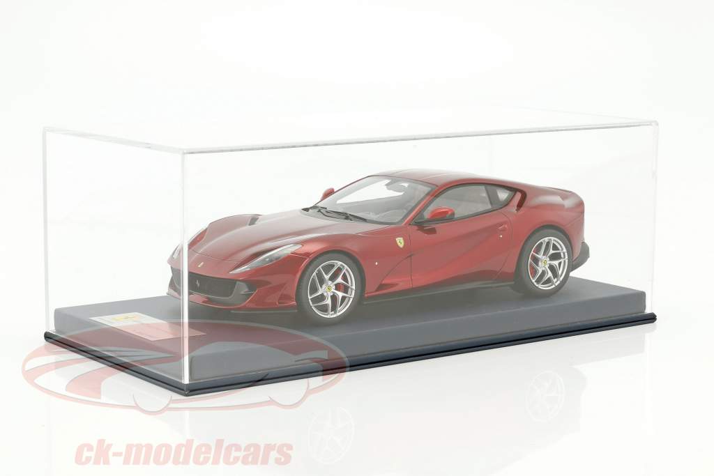 Ferrari 812 Superfast berlinetta rot mit Vitrine 1:18 LookSmart
