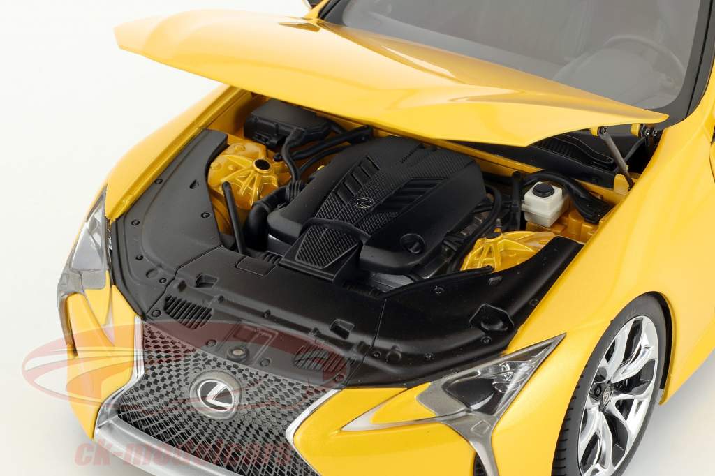 Lexus LC 500 黄 金属的 1:18 AUTOart