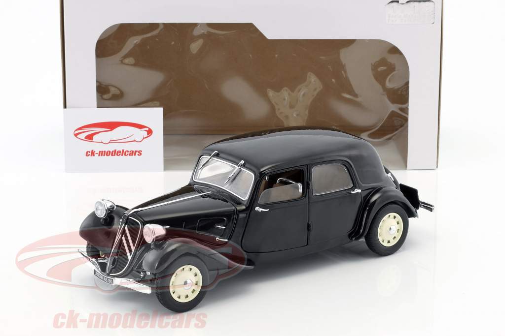 Citroen Traction 11CV year 1937 black 1:18 Solido