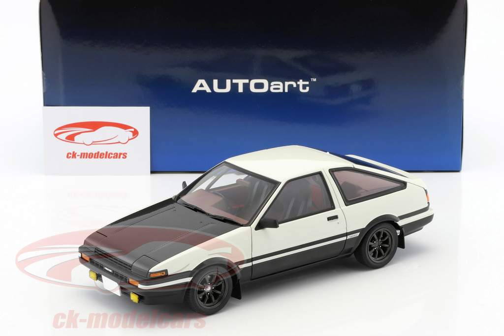 Toyota Sprinter Trueno (AE86) Project D Final Version bianco / nero 1:18 AUTOart