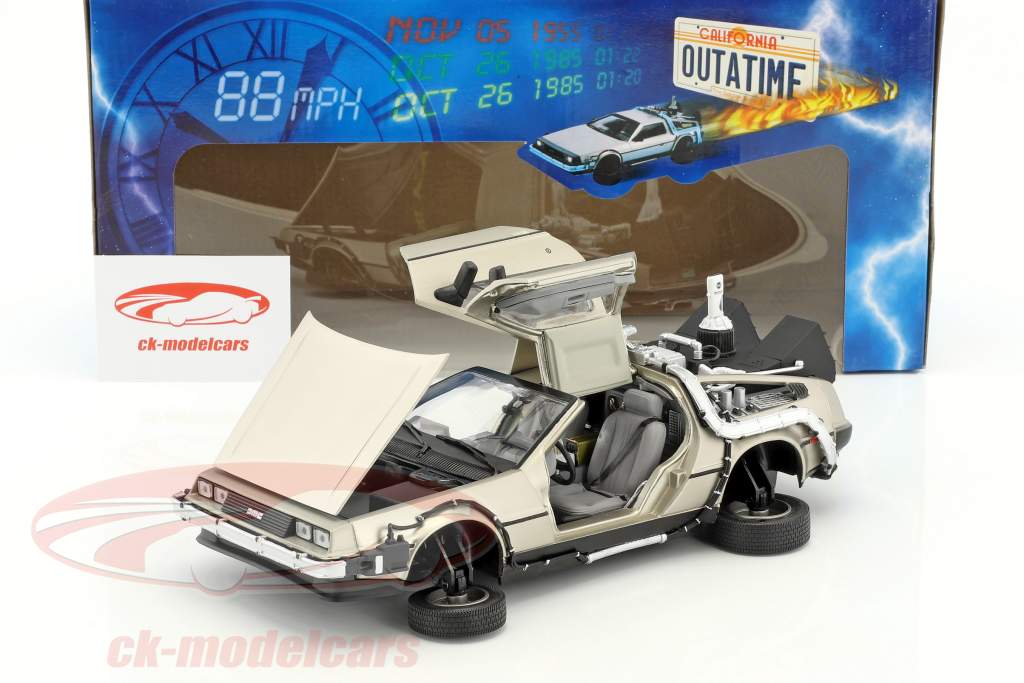 DeLorean DMC-12 Back in the future part 2 1:18 SunStar