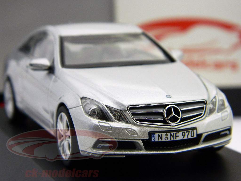 Mercedes-Benz E-class coupe silver 1:43 Schuco
