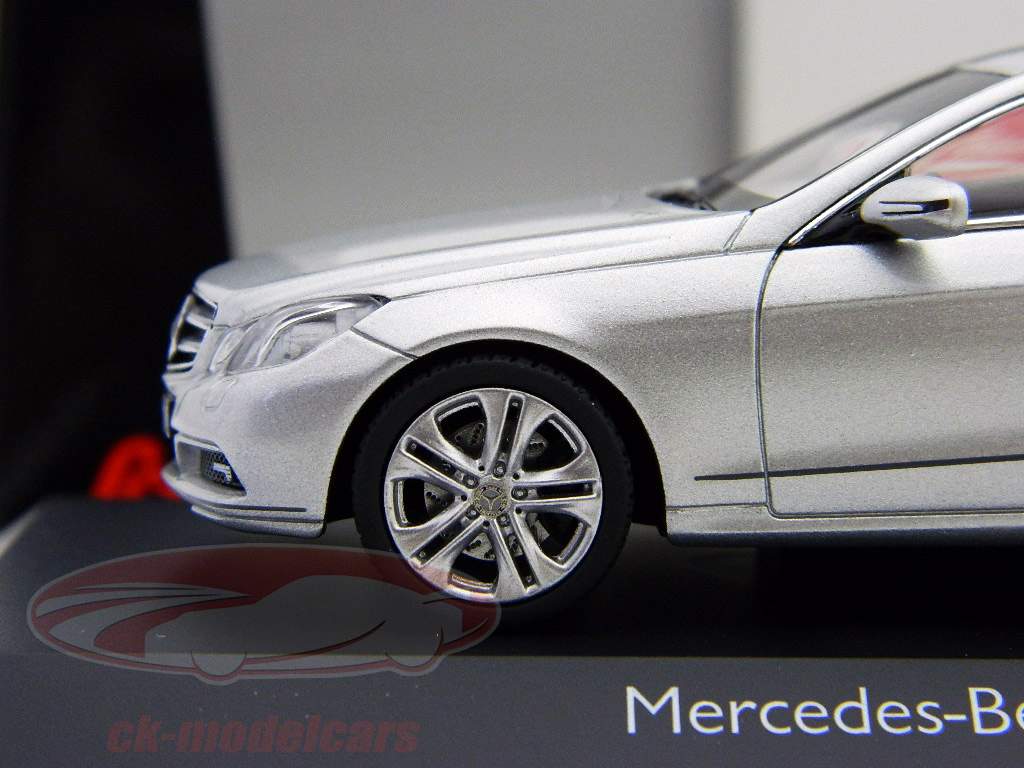 Mercedes-Benz E-class coupe silver 1:43 Schuco
