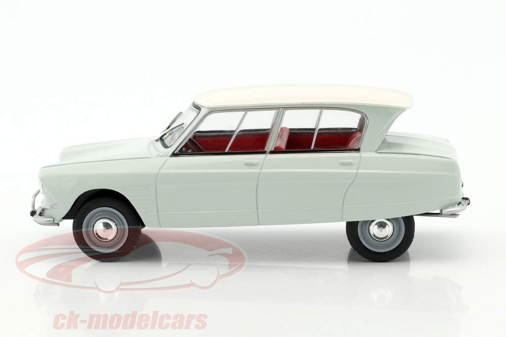 Citroen AMI 6 año de construcción 1961 brillante verde / blanco 1:24 WhiteBox