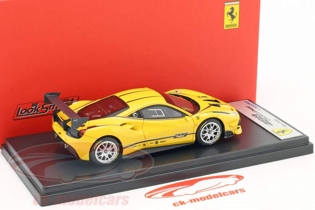 Ferrari 488 Challenge Opførselsår 2017 Modena gul 1:43 LookSmart