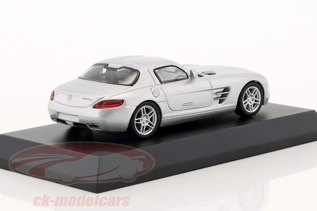 1/18ＳＬＳ　ＡＭＧ Minichamps 1:18 Mercedes-Benz SLS AMG 2010 Blue Metallic