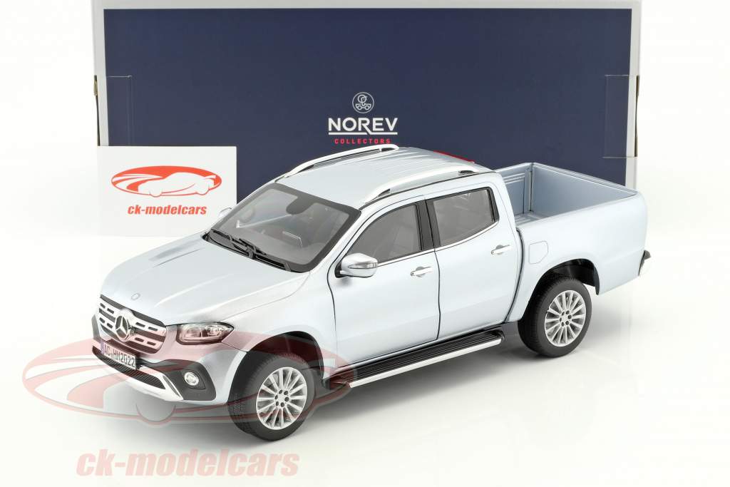 Mercedes-Benz X-Class anno di costruzione 2017 argento 1:18 Norev