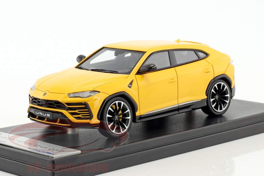 Lamborghini Urus año de construcción 2017 amarillo 1:43 LookSmart