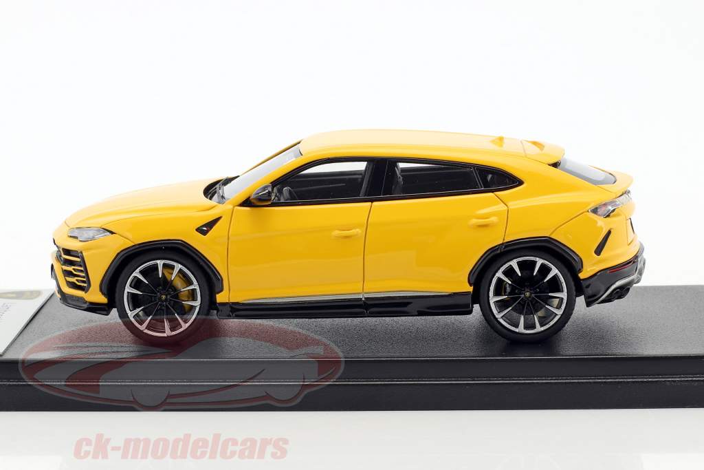 Lamborghini Urus año de construcción 2017 amarillo 1:43 LookSmart