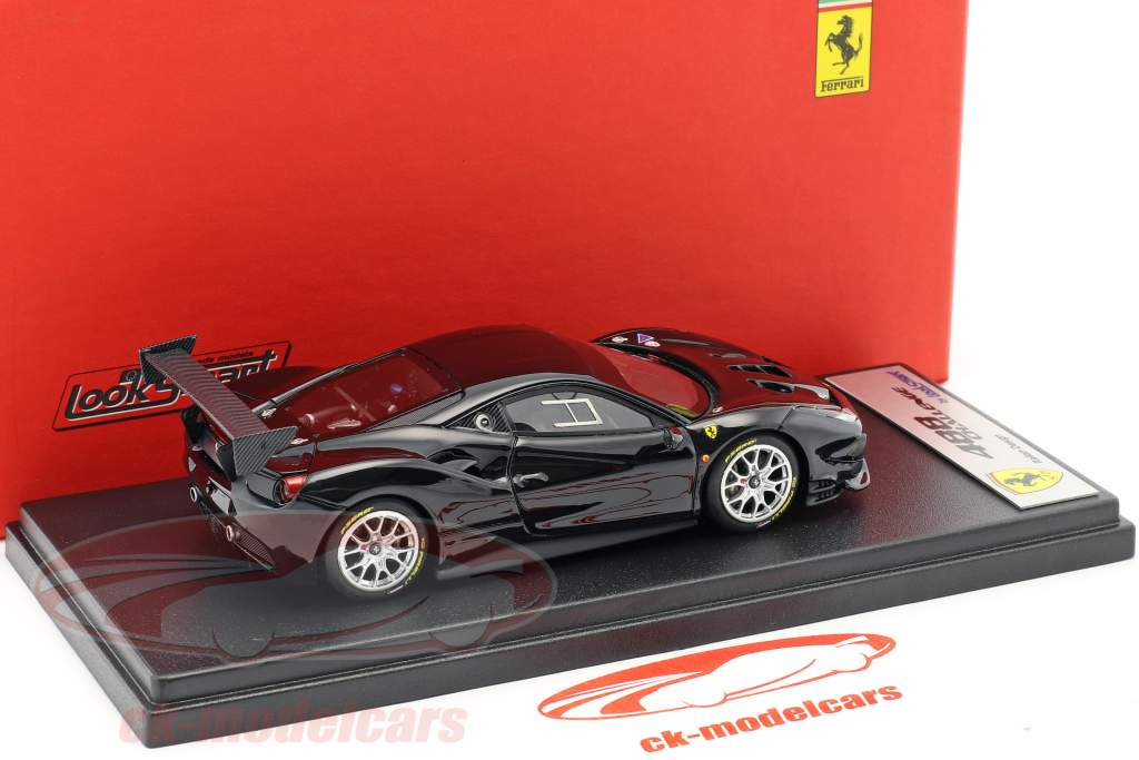 Ferrari 488 Challenge Bouwjaar 2017 zwart 1:43 LookSmart