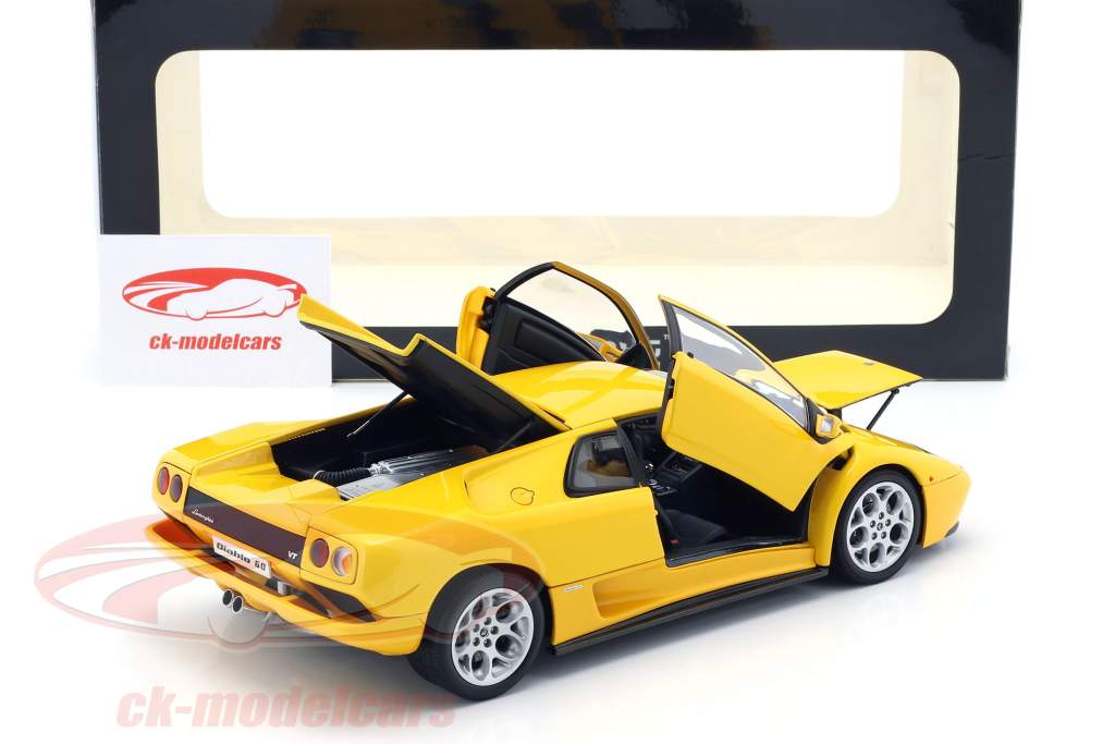 AUTOart 1:18 Lamborghini Diablo 6.0 yellow 74526 model car