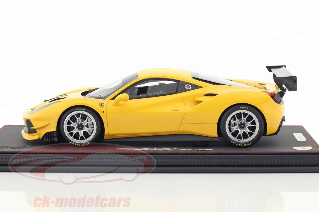 Ferrari 488 Challenge année de construction 2016 modena jaune 1:18 BBR