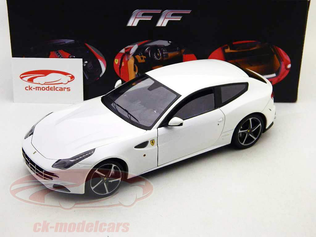 Ferrari FF Vier model 2010 wit 1:18 Hotwheels Elite