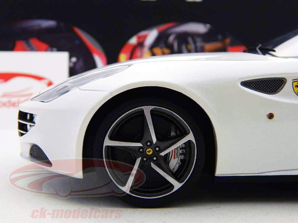 Ferrari FF Vier model 2010 wit 1:18 Hotwheels Elite